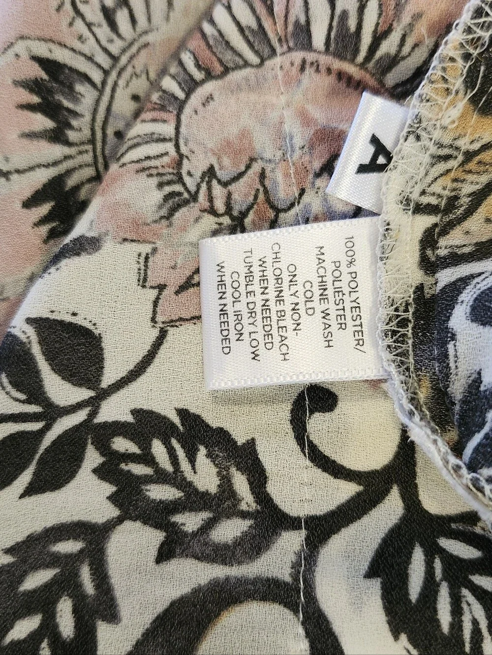 LOFT Women's Cream Floral Peasant Top with Pink Accents Women's Small